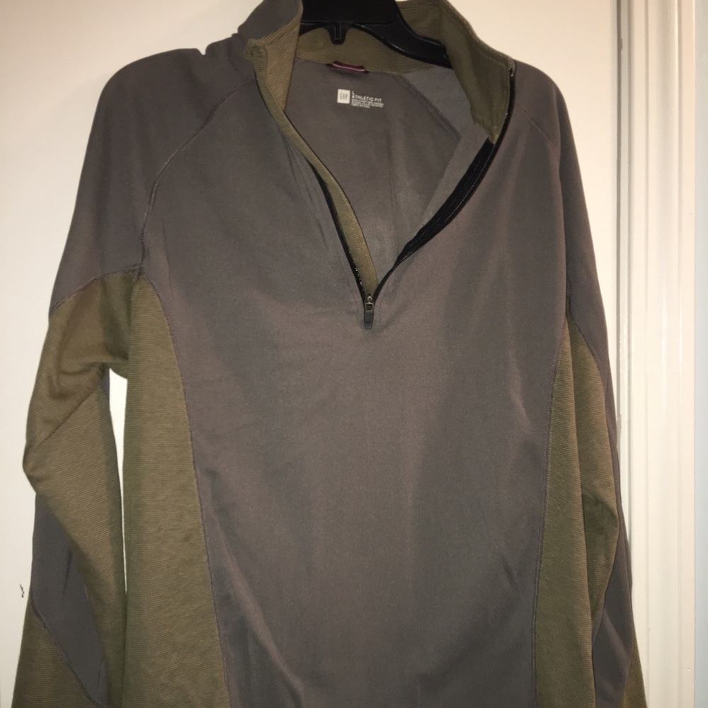 Gap pullover/ athletic fit